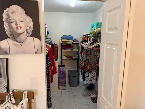 $1,700 | 502 Davis Road, Unit 6, Palm Springs, FL 33461