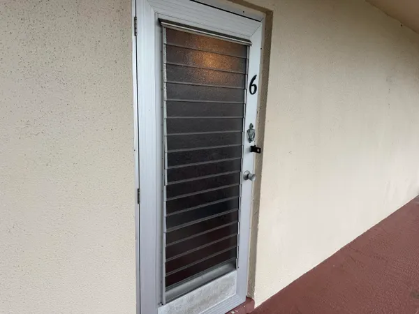 $1,700 | 502 Davis Road, Unit 6, Palm Springs, FL 33461