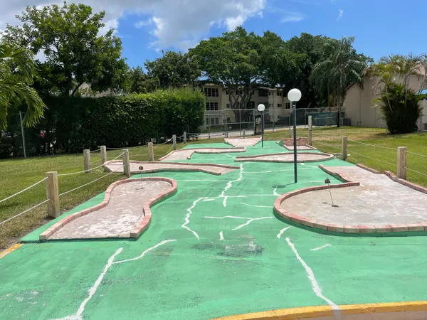 $1,700 | 502 Davis Road, Unit 6, Palm Springs, FL 33461