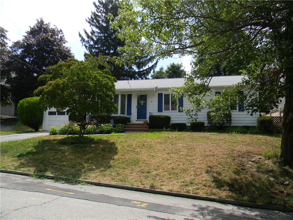 29 Interlocken Road East Providence, RI 02914 - Photo 4 of 40 Gallery Image 4