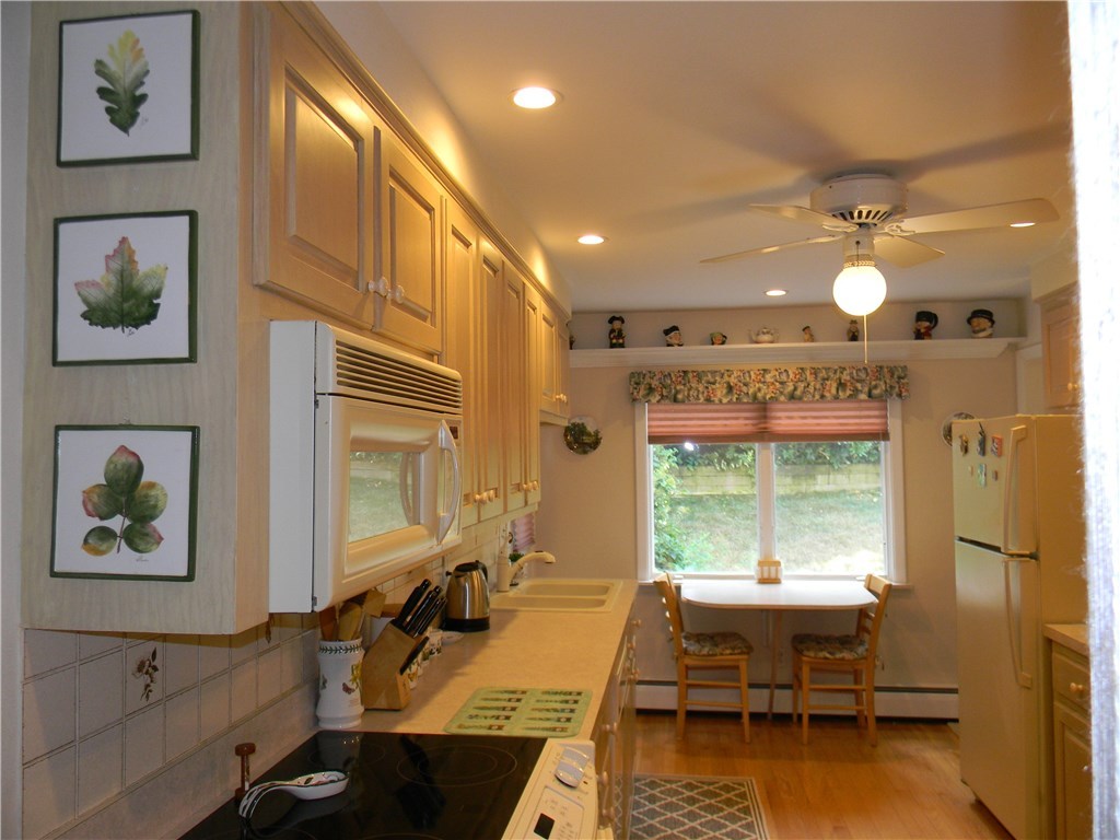 29 Interlocken Road East Providence, RI 02914 - Photo 7 of 40 Gallery Image 7