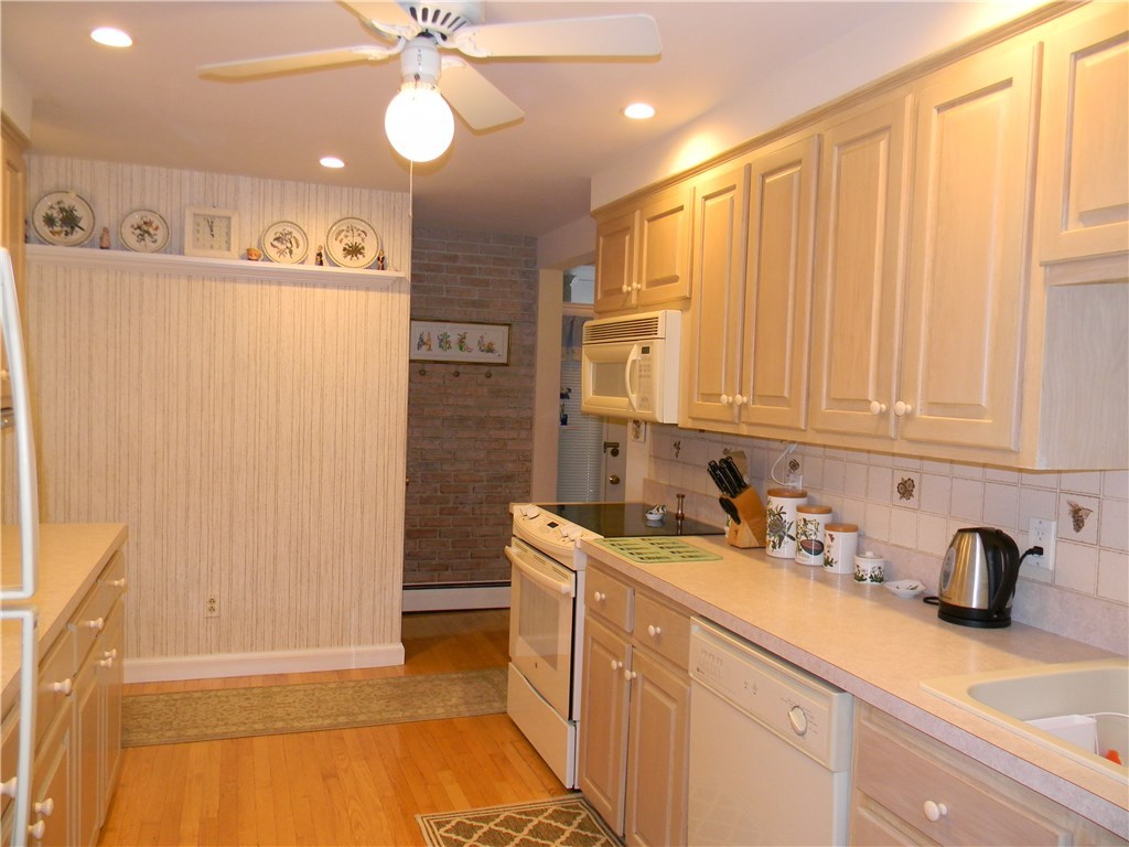 29 Interlocken Road East Providence, RI 02914 - Photo 9 of 40 Gallery Image 9
