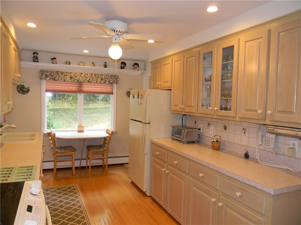 29 Interlocken Road East Providence, RI 02914 - Photo 10 of 40 Gallery Image 10