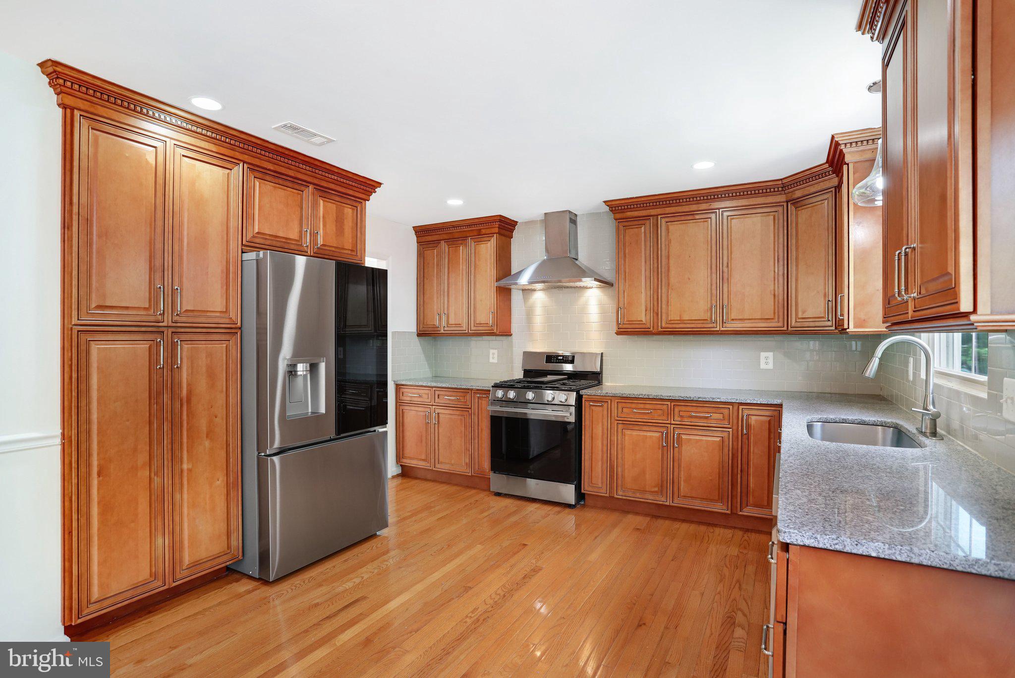124 Environs Road Sterling, VA 20165 - Photo 7 of 62