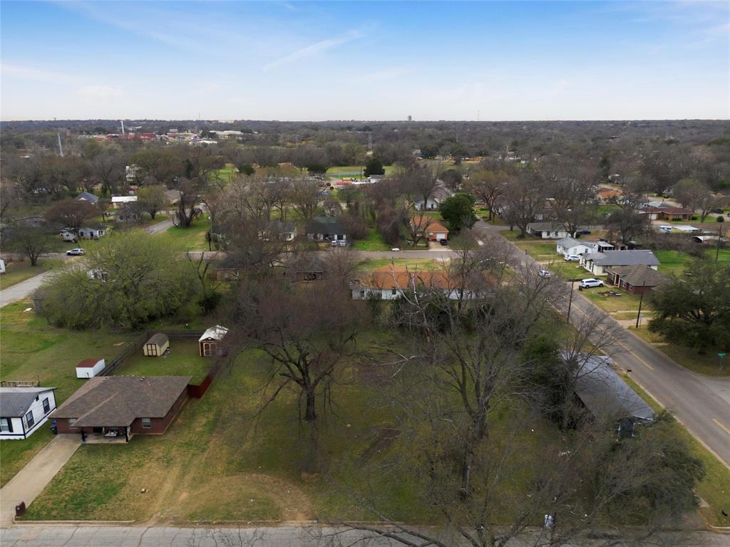 1212 Preston Street Waco, TX 76704 - Photo 10 of 12 a view of a city