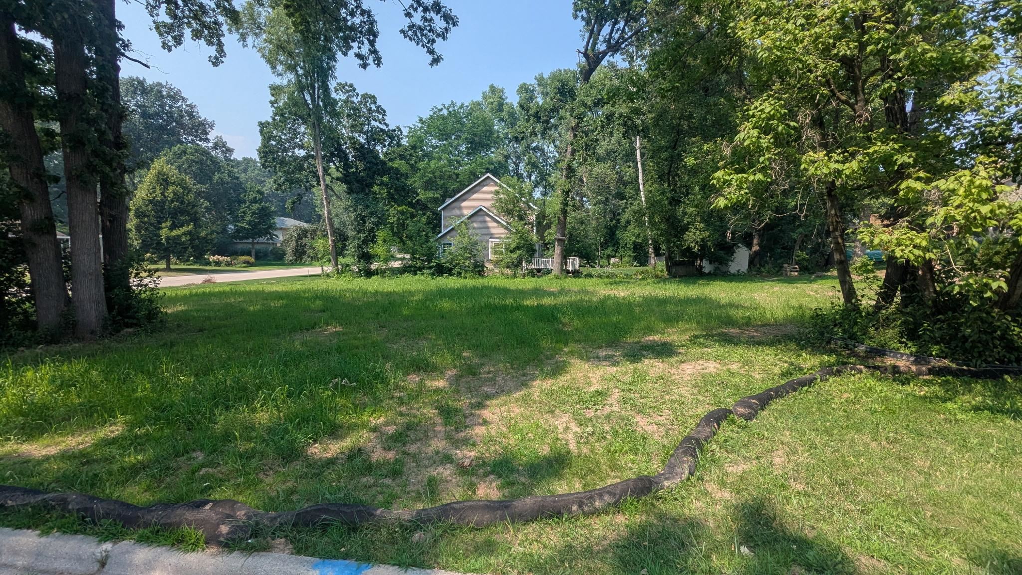 2610 Sumac Place Green Bay, WI 54313 - Photo 2 of 3