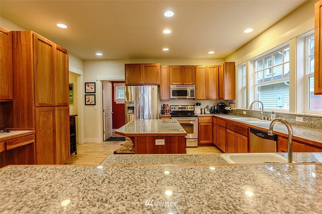 22829 Jefferson Point Road Northeast Kingston, WA 98346 - Photo 16 of 25 Gallery Image 16