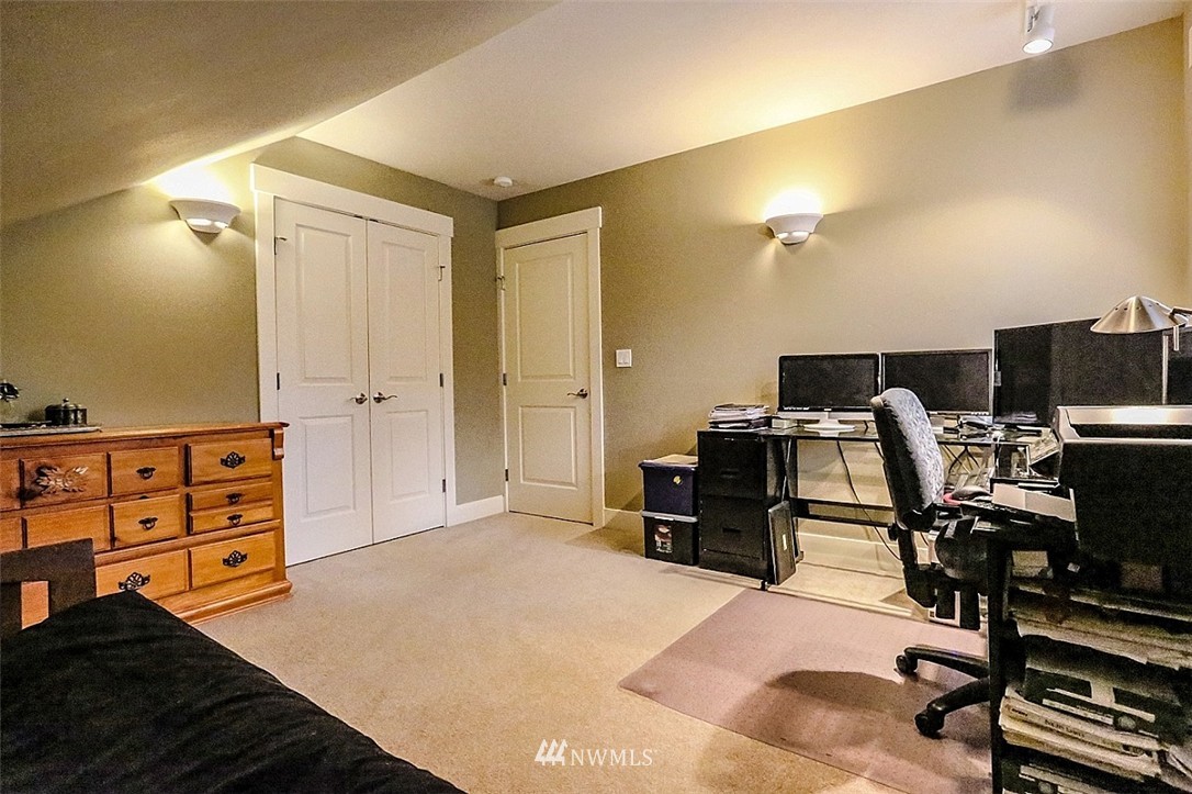 22829 Jefferson Point Road Northeast Kingston, WA 98346 - Photo 23 of 25 Gallery Image 23