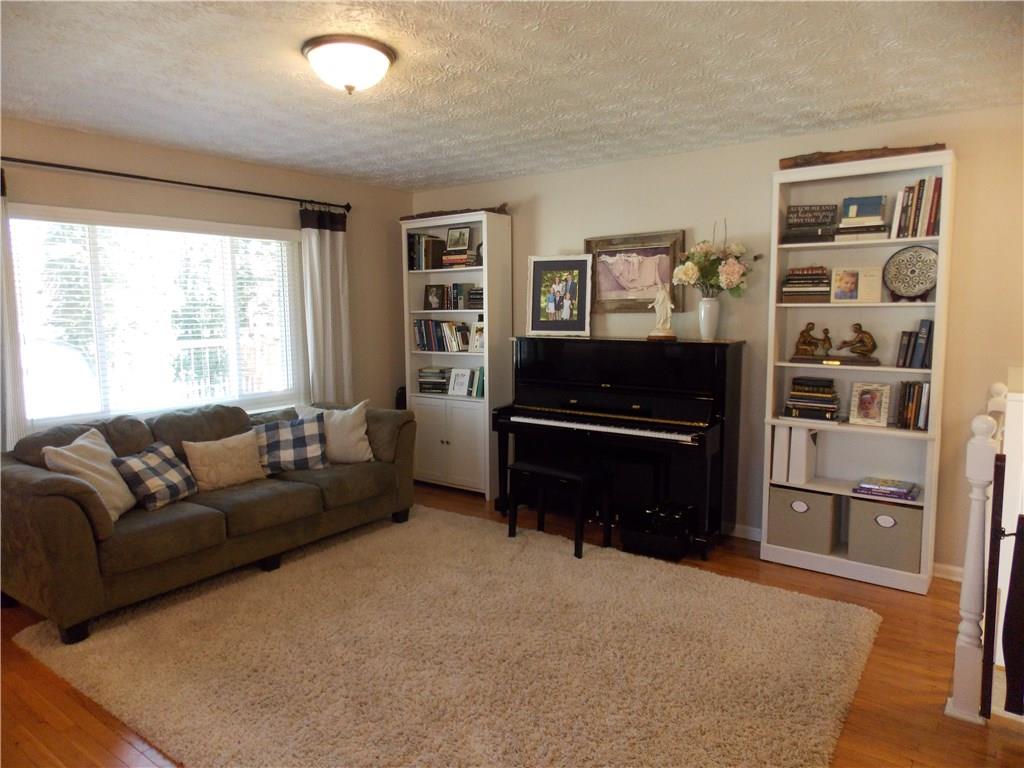 7617 Miracle Road Indianapolis, IN 46237 - Photo 5 of 28 Gallery Image 5