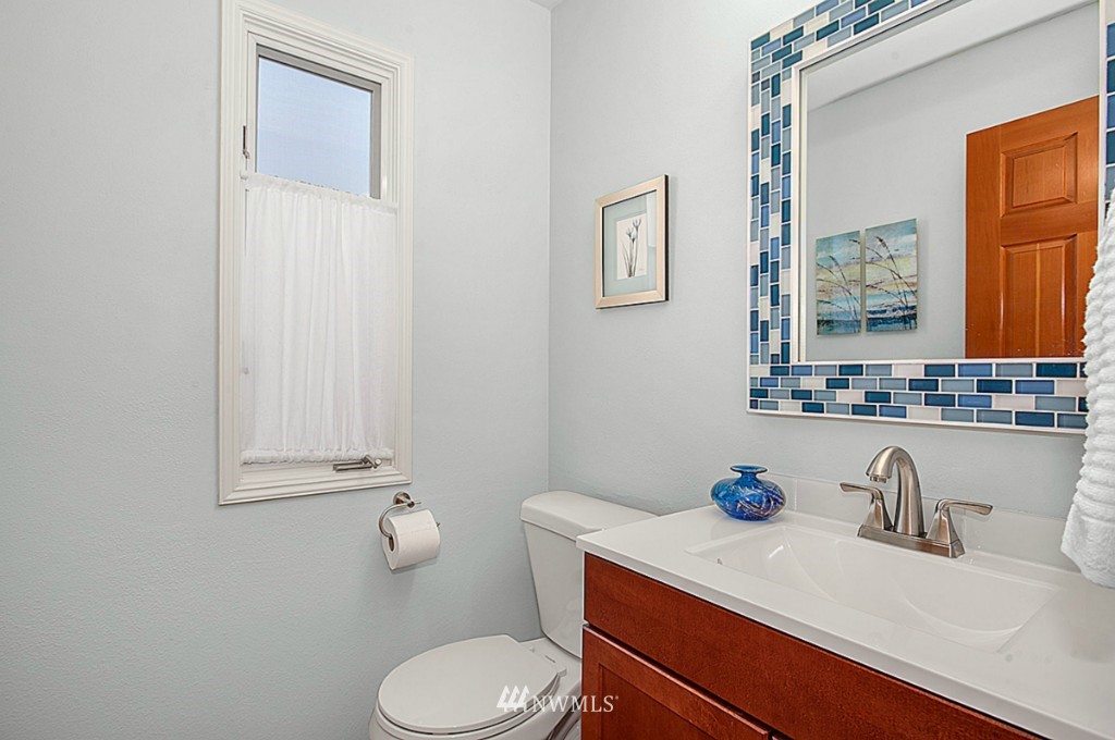 12117 Northeast 166th Place Bothell, WA 98011 - Photo 12 of 25 Gallery Image 12