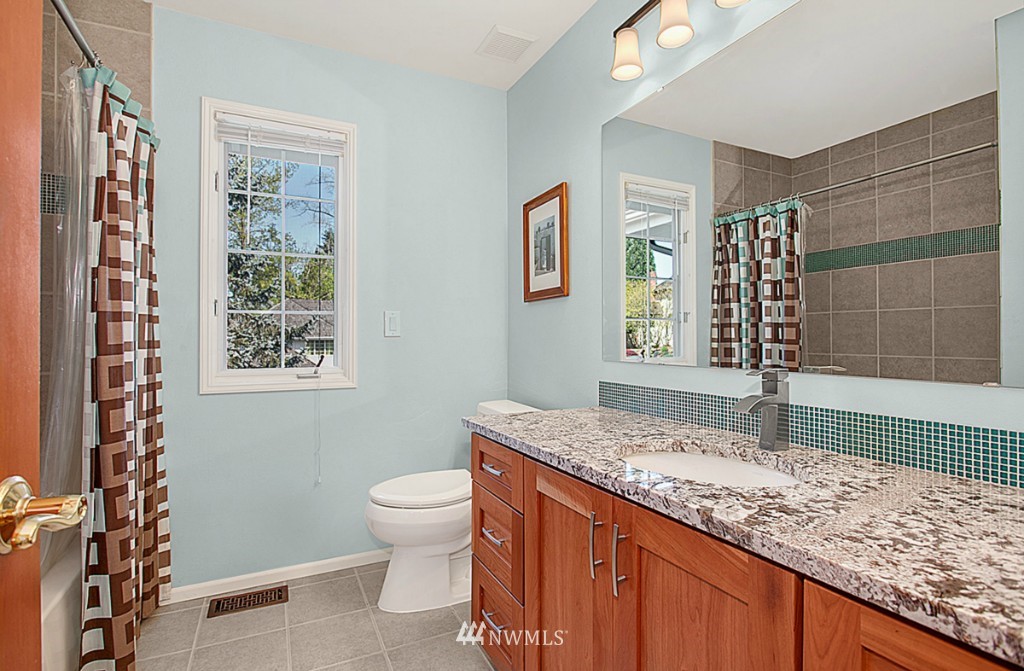 12117 Northeast 166th Place Bothell, WA 98011 - Photo 19 of 25 Gallery Image 19