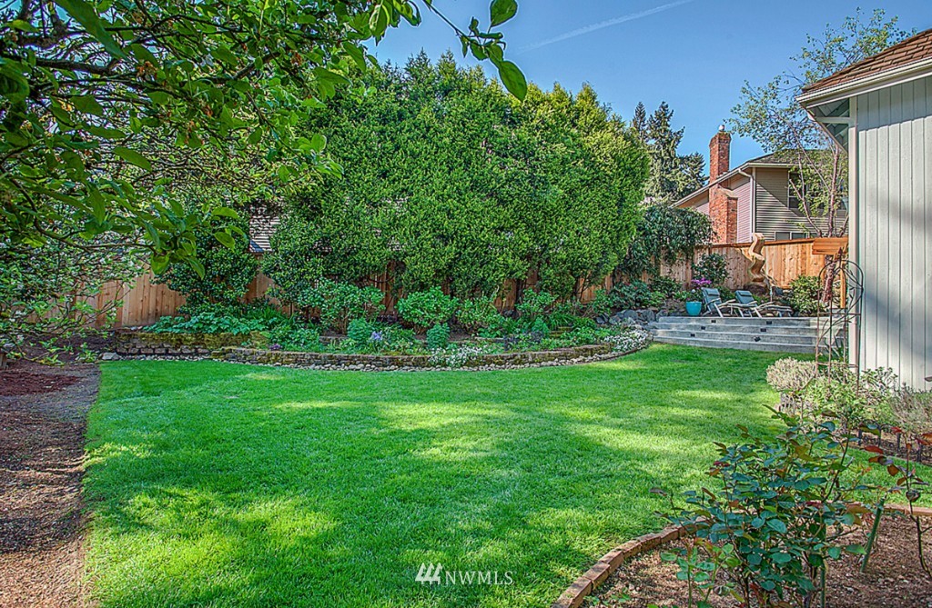 12117 Northeast 166th Place Bothell, WA 98011 - Photo 24 of 25 Gallery Image 24