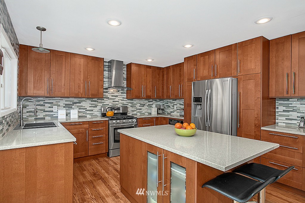 12117 Northeast 166th Place Bothell, WA 98011 - Photo 7 of 25 Gallery Image 7