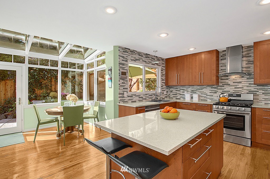 12117 Northeast 166th Place Bothell, WA 98011 - Photo 8 of 25 Gallery Image 8