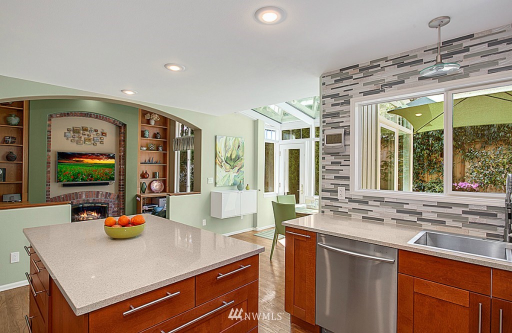 12117 Northeast 166th Place Bothell, WA 98011 - Photo 9 of 25 Gallery Image 9