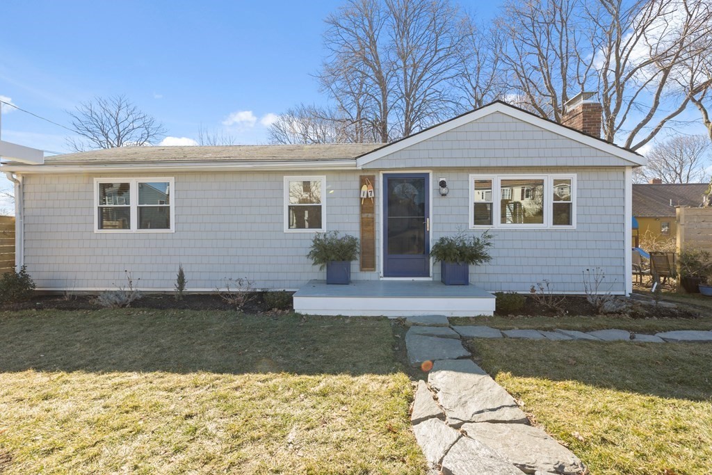 17 Harborview Road Hull, MA 02045 - Photo 1 of 22 Gallery Image 1