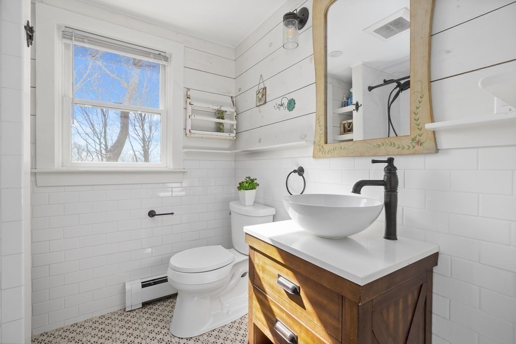 17 Harborview Road Hull, MA 02045 - Photo 15 of 22 Gallery Image 15