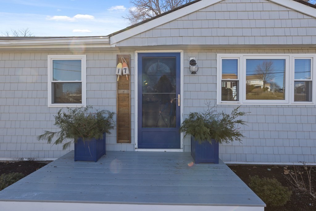 17 Harborview Road Hull, MA 02045 - Photo 2 of 22 Gallery Image 2