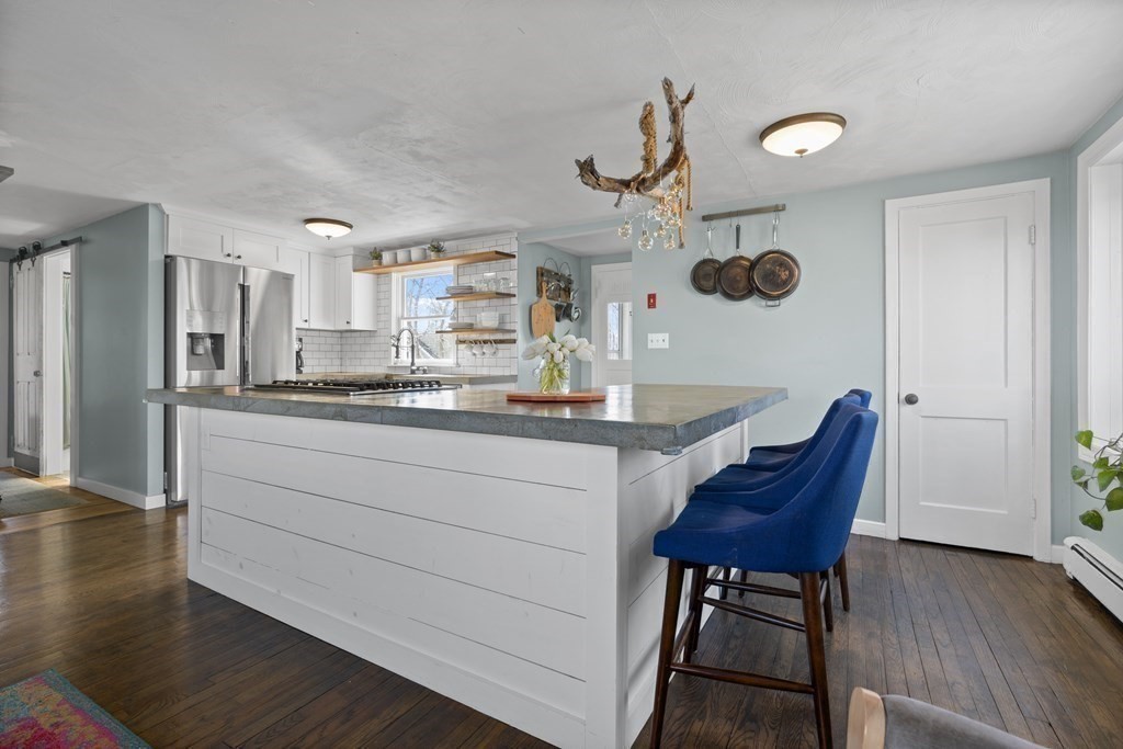 17 Harborview Road Hull, MA 02045 - Photo 7 of 22 Gallery Image 7