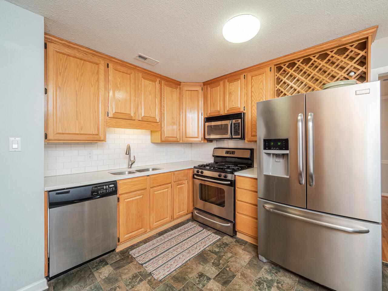 4617 Drexel Drive Raleigh, NC 27609 - Photo 9 of 29 Gas Range