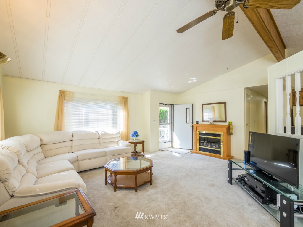 19621 129th Avenue Northeast Bothell, WA 98011 - Photo 5 of 24 Gallery Image 5