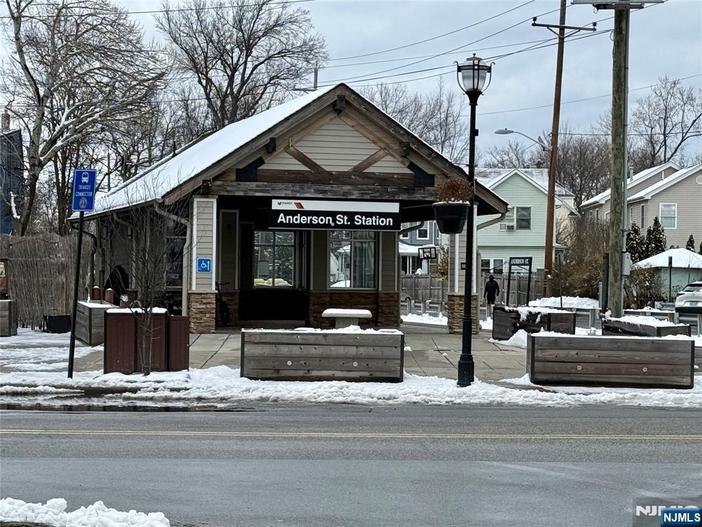 5 Linden Street, Unit 3C Hackensack, NJ 07601 - Photo 3 of 29 a view of a house and a yard in front