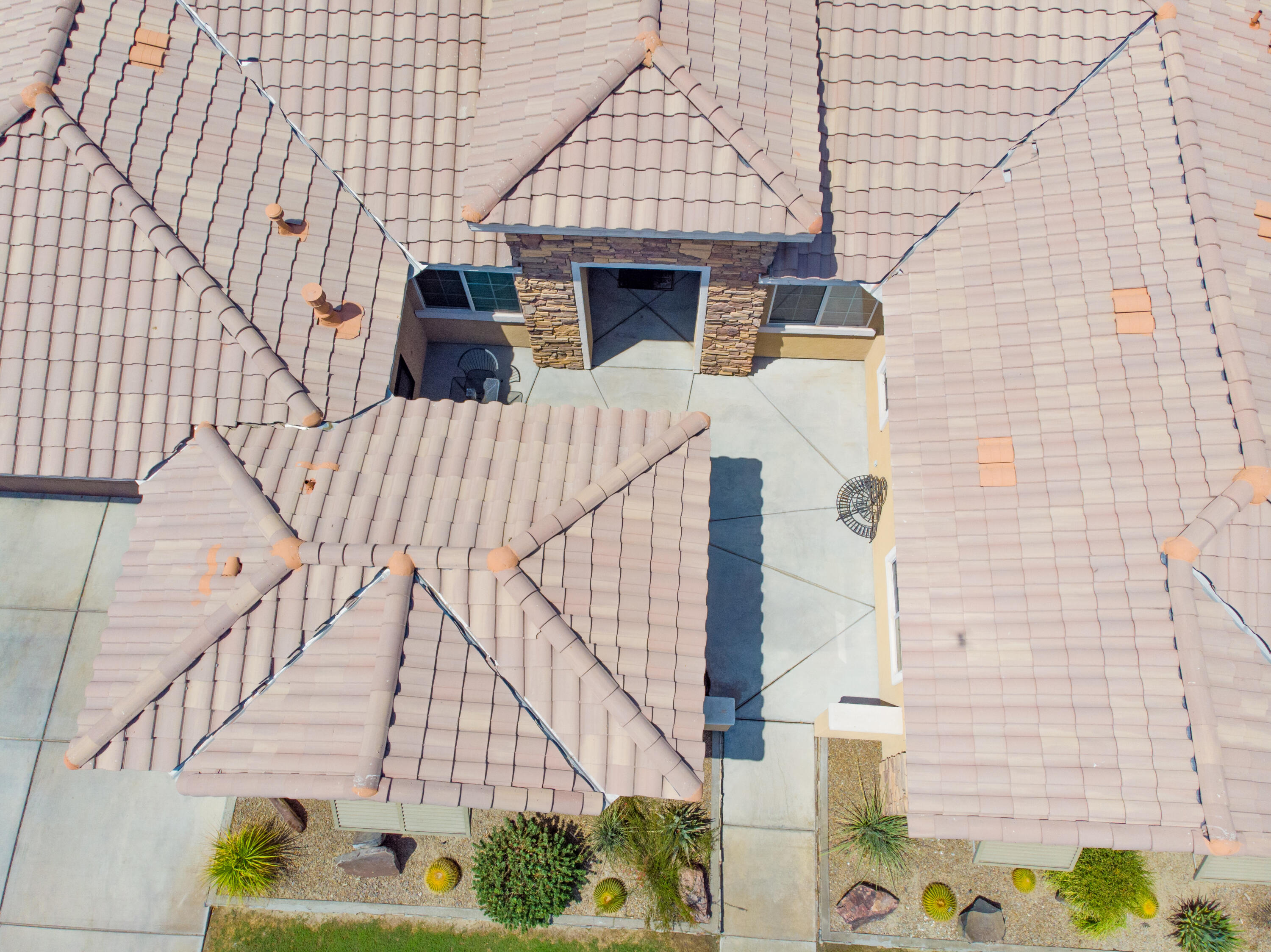 83332 Lone Star Road Indio, CA 92203 - Photo 4 of 33 a view of a patio with couches and table with potted plants