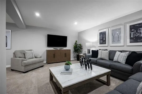 $454,558 | 1049 Black Sands Drive, Jeannette, PA 15644