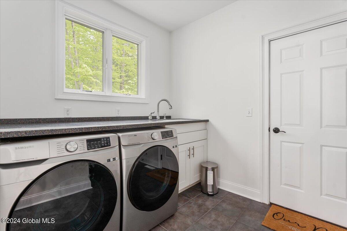 75 King Road Greenfield, NY 12850 - Photo 19 of 52 Laundry Room