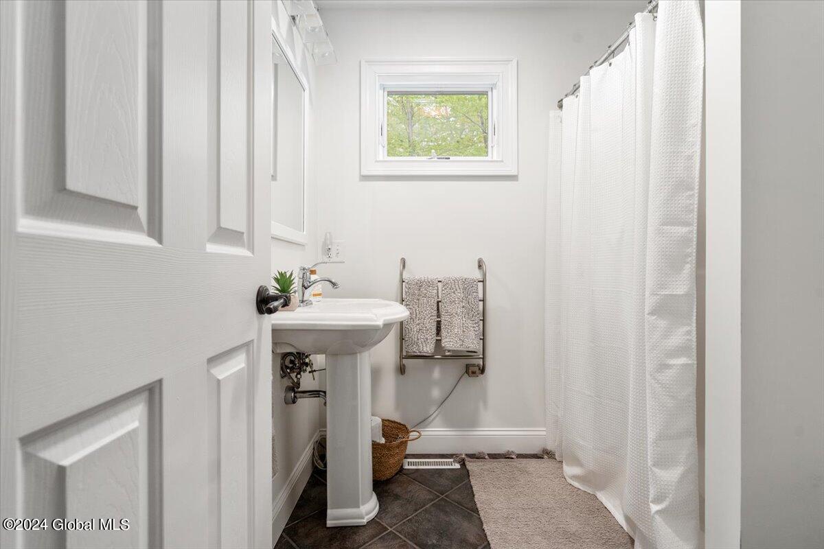 75 King Road Greenfield, NY 12850 - Photo 30 of 52 Bathroom