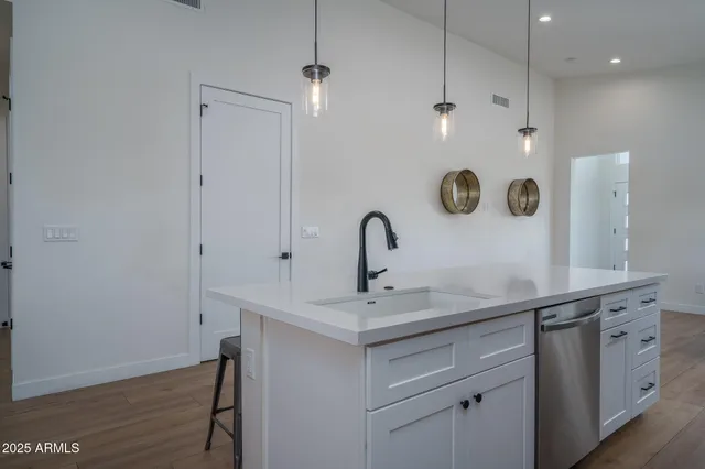 $715,000 | 2345 North 28th Place, Phoenix, AZ 85008