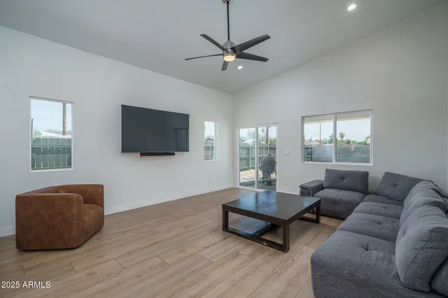 $715,000 | 2345 North 28th Place, Phoenix, AZ 85008