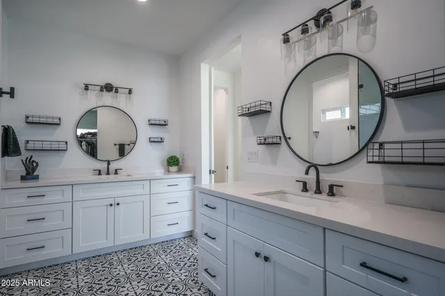 $715,000 | 2345 North 28th Place, Phoenix, AZ 85008