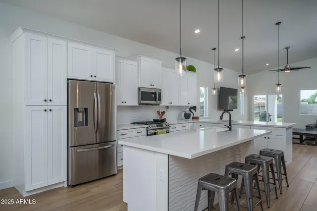 $715,000 | 2345 North 28th Place, Phoenix, AZ 85008