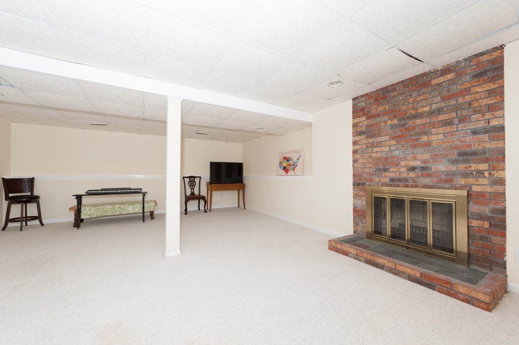 34 Sandy Ridge Circle Sharon, MA 02067 - Photo 12 of 20 Gallery Image 12