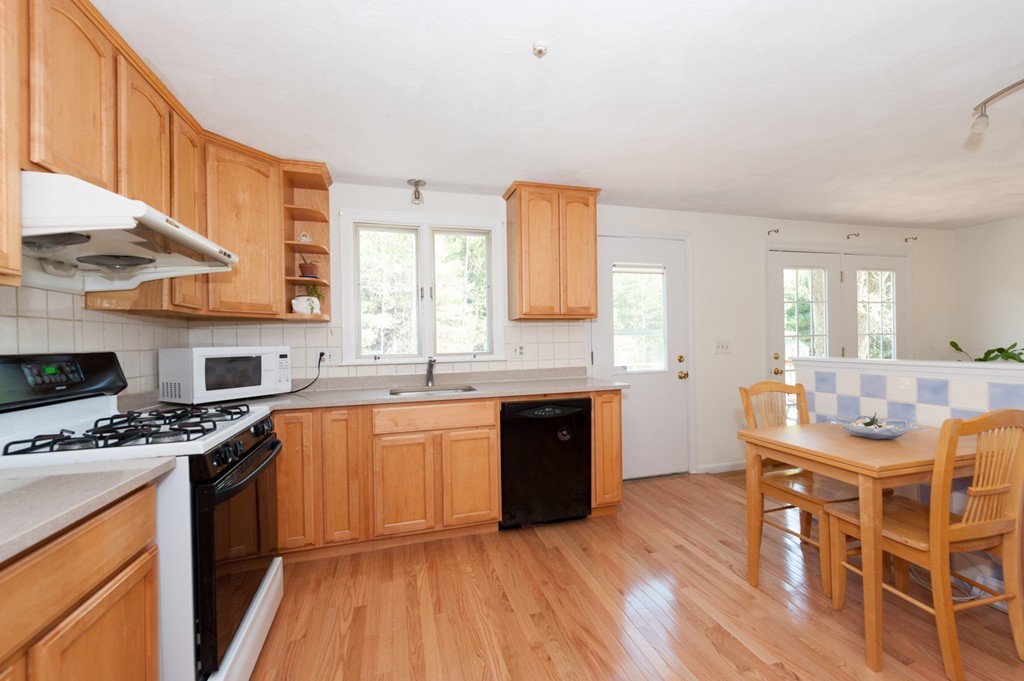 34 Sandy Ridge Circle Sharon, MA 02067 - Photo 2 of 20 Gallery Image 2