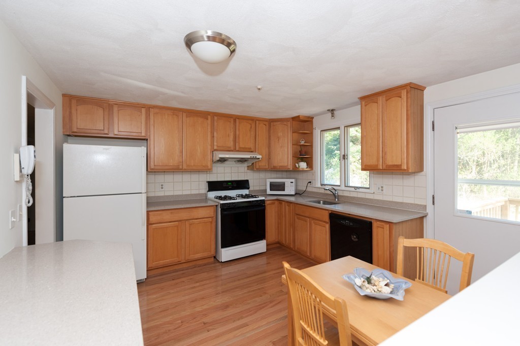 34 Sandy Ridge Circle Sharon, MA 02067 - Photo 3 of 20 Gallery Image 3