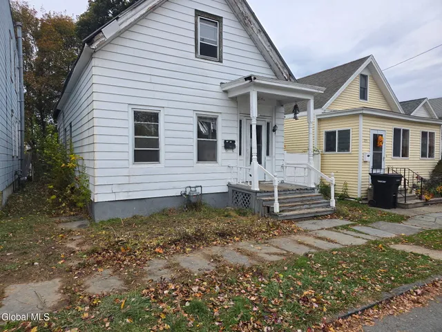 $119,999 | 231 4th Avenue, Troy, NY 12180