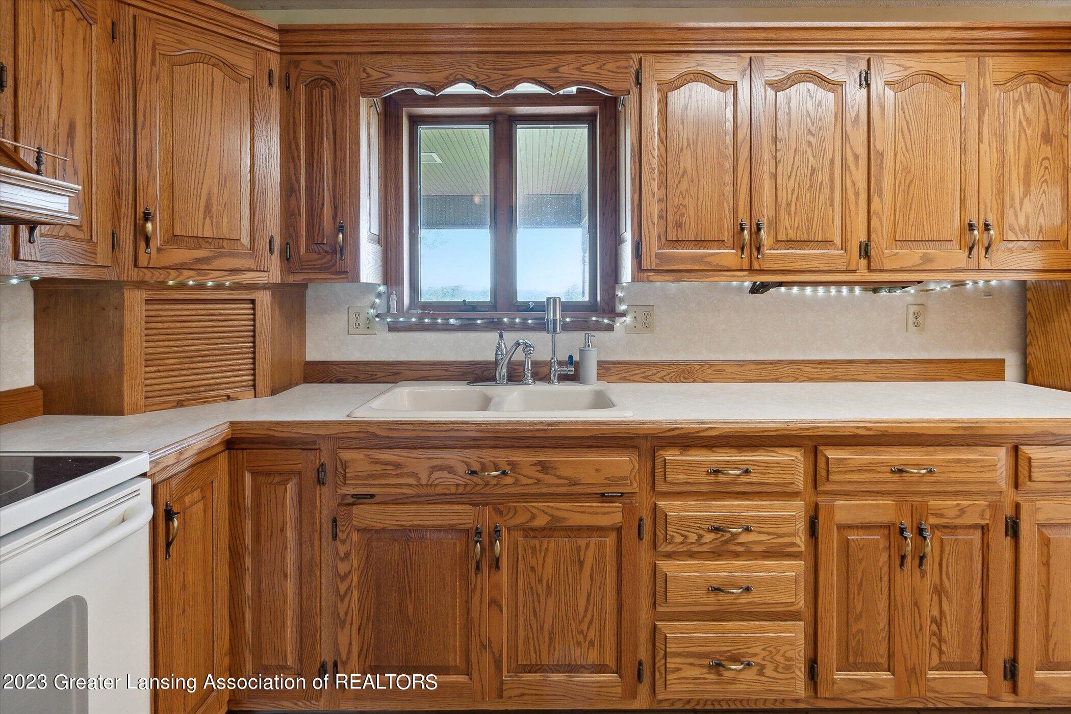 201 North Chester Road Charlotte, MI 48813 - Photo 15 of 49 15-201-N-Chester-Rd-Charlotte-MI-48813-W