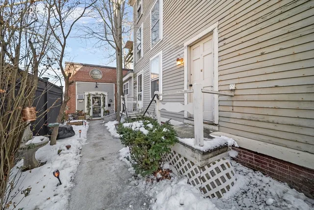 $475,000 | 68 Pleasant Street, Unit 2, Newburyport, MA 01950