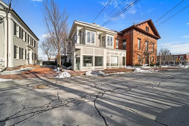 $475,000 | 68 Pleasant Street, Unit 2, Newburyport, MA 01950