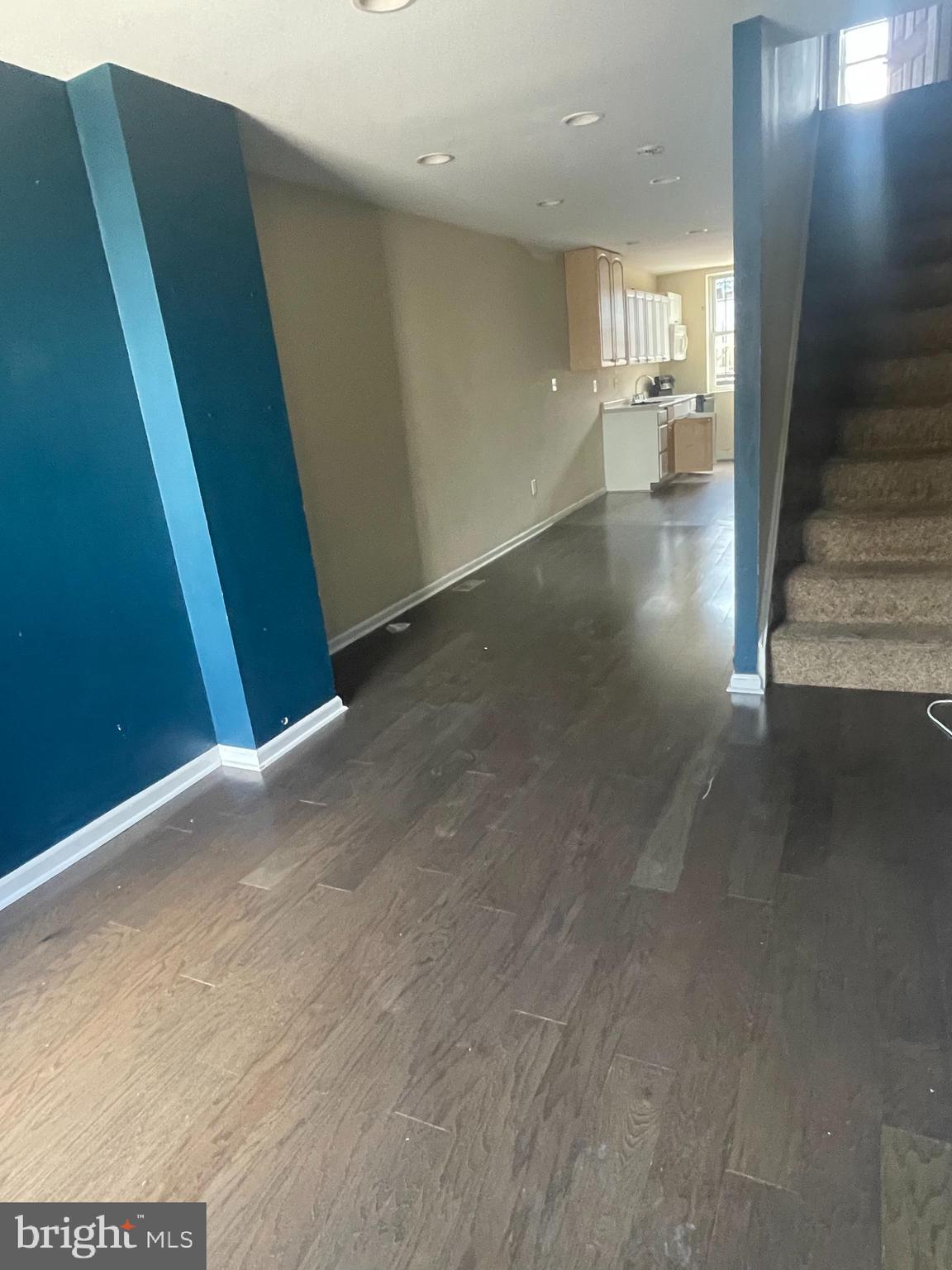 238 North Rose Street Baltimore, MD 21224 - Photo 2 of 10 Living room