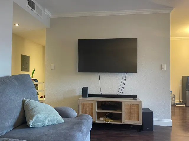 $560,000 | 303 Tradewinds Drive, Unit 10, San Jose, CA 95123