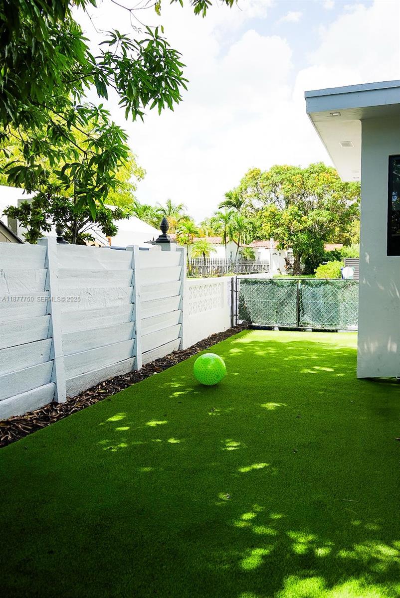 1600 Southwest 17th Avenue Miami, FL 33145 - Photo 22 of 32 a view of a back yard