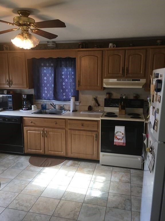 32 George Saint Extension, Unit 32 Webster, MA 01570 - Photo 3 of 9 Gallery Image 3