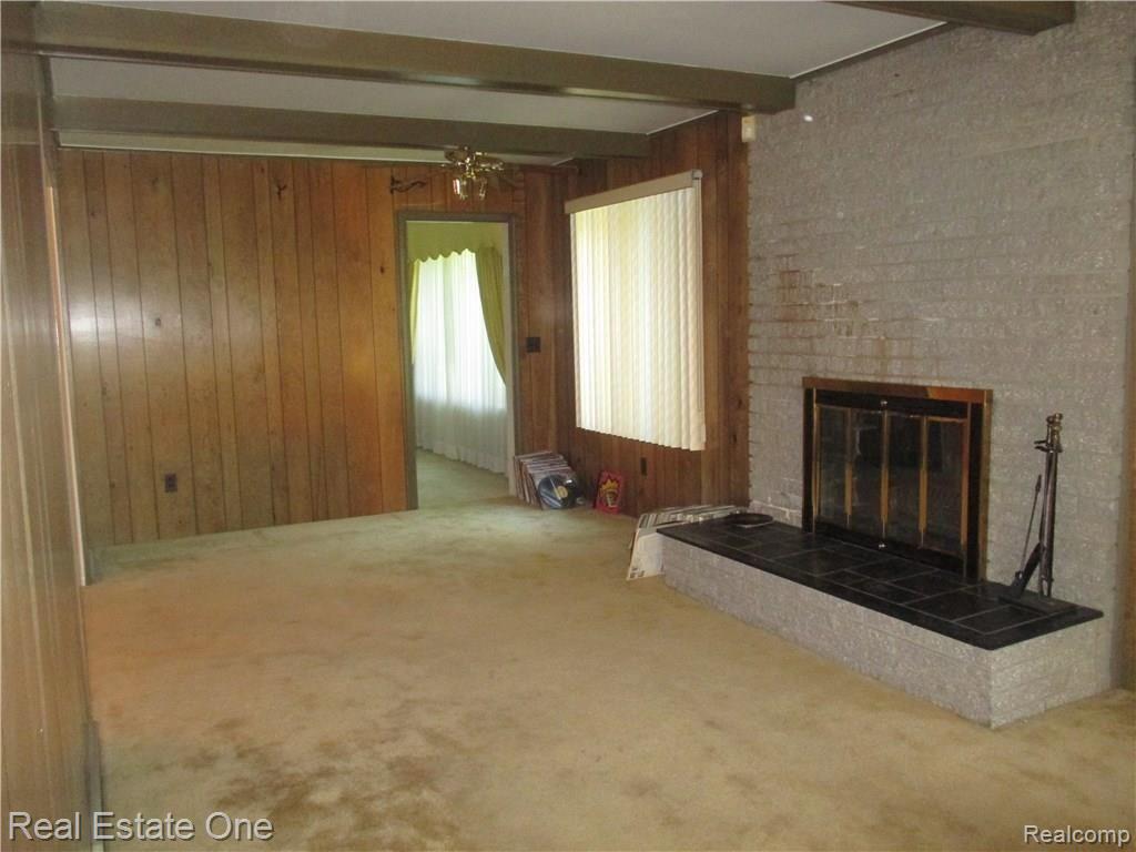 17384 Westover Road Southfield, MI 48075 - Photo 8 of 50 IMG_1137.JPG