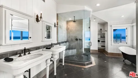 $16,950,000 | 30718 Pacific Coast Highway, Malibu, CA 90265