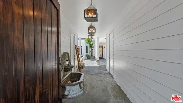 $16,950,000 | 30718 Pacific Coast Highway, Malibu, CA 90265