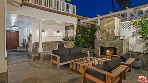 $16,950,000 | 30718 Pacific Coast Highway, Malibu, CA 90265