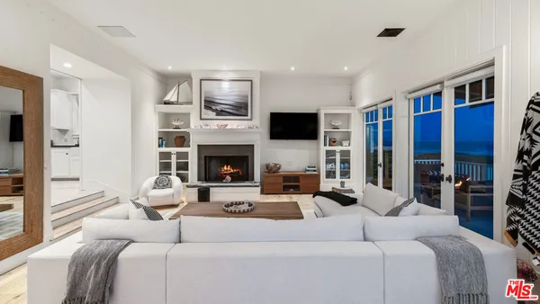 $16,950,000 | 30718 Pacific Coast Highway, Malibu, CA 90265